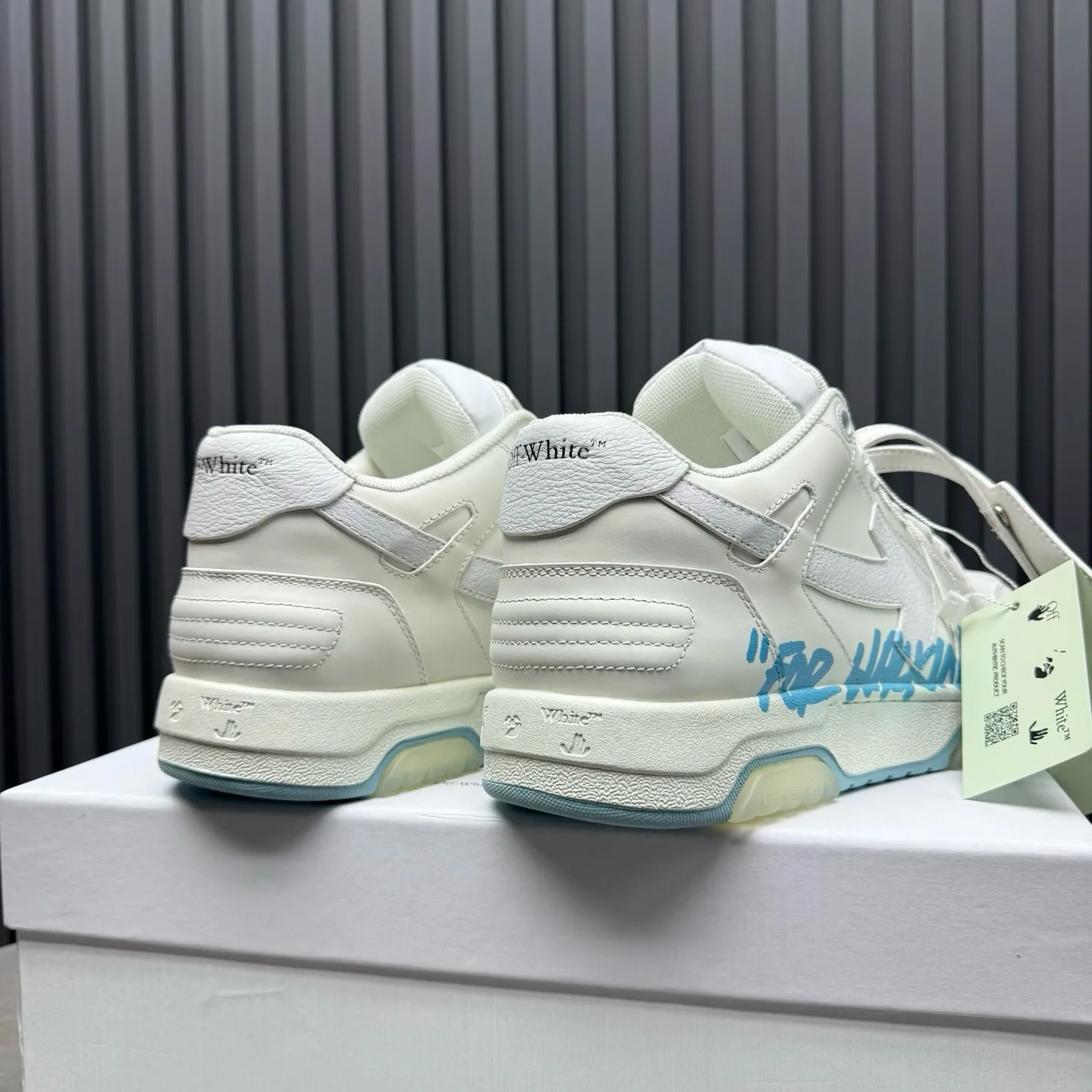 【off- white】P: 620💰Couple model👫, Size: 35-44 (Customized for men 38.45.46) High-quality version👊 "Out of office" series original molding, original lasting, production process 1:1 Original ➰OFF GRAY WHITE OW ➰ First-layer cowhide Imported skin-friendly and environmentally friendly polyester mesh Original molding high elastic and environmentally friendly molding pad Made with the original lasting process. The original molded rubber outsole (never yellows and deforms) has a super correct shape, bright color and strong three-dimensional effect👍. Packaging💯Full set of packaging synchronized with the official website (branded paper, certificate of quality, branded cloth bag)